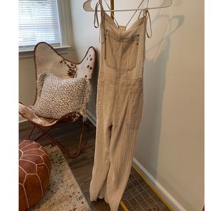New w/ tags FREE PEOPLE linen adjustable overalls